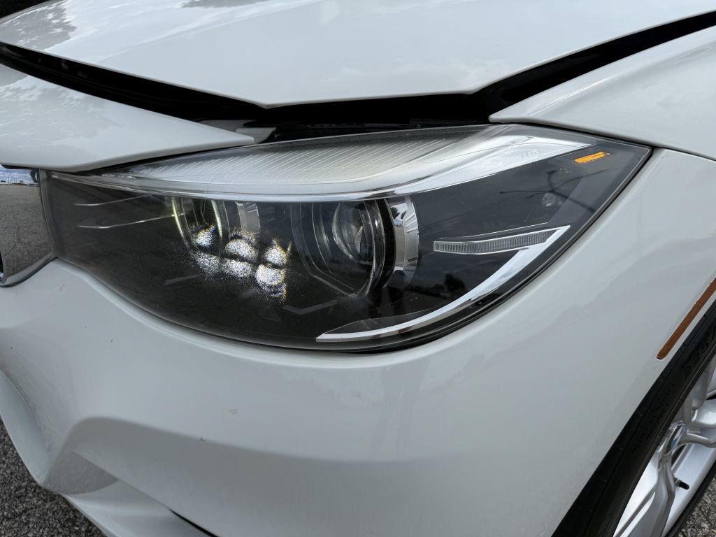 Used 2018 BMW 330i Gran Turismo xDrive AWD/4WD image 15