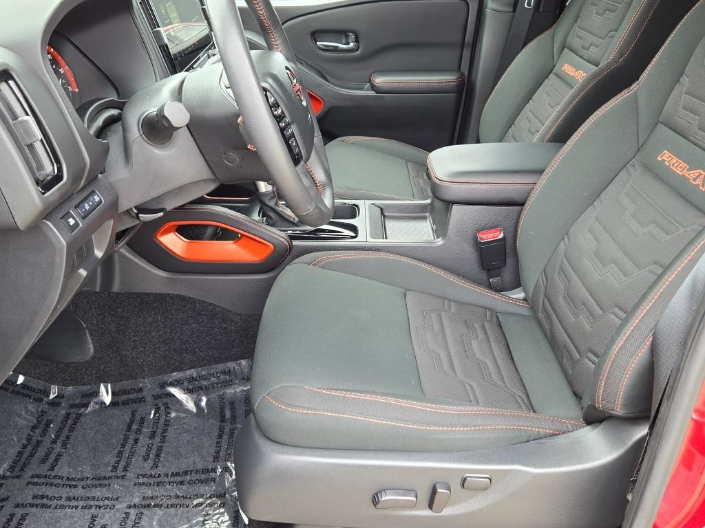 Used 2025 Nissan Frontier PRO-4X AWD/4WD image 23
