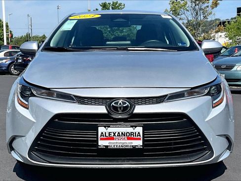 Used 2024 Toyota Corolla LE FWD image 3