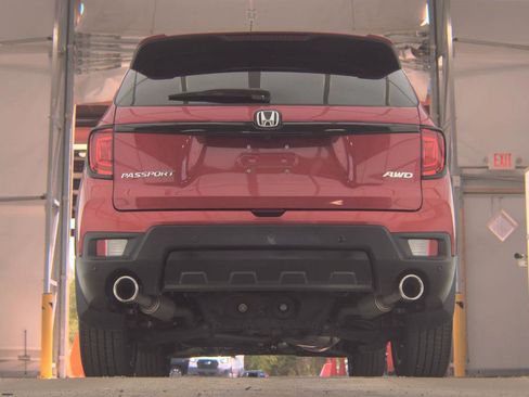 Used 2025 Honda Passport EX-L image 5