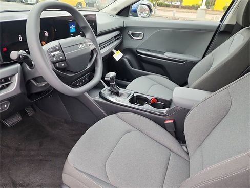 New 2025 Kia K4 LXS image 11