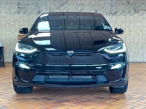 Used 2022 Tesla Model X Plaid image 4