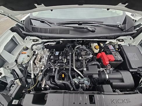 Used 2025 Nissan Kicks SV image 12