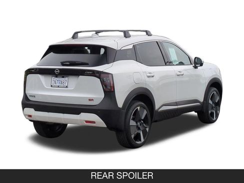 Used 2025 Nissan Kicks SR FWD image 9