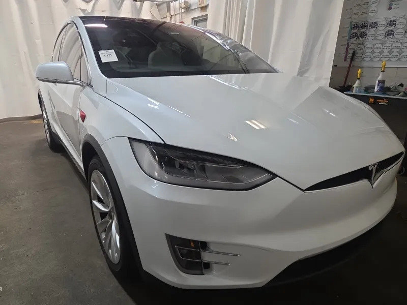 Used 2020 Tesla Model X Long Range AWD/4WD image 3