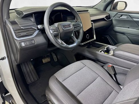 Used 2025 GMC Acadia Elevation image 7