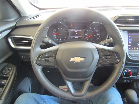 Used 2023 Chevrolet TrailBlazer LT FWD image 20