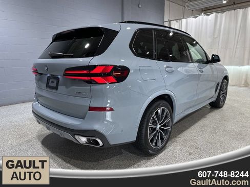 New 2026 BMW X5 xDrive40i w/ M Sport Package AWD/4WD image 3
