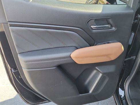 Used 2023 GMC Canyon AT4 w/ AT4 Premium Package image 8