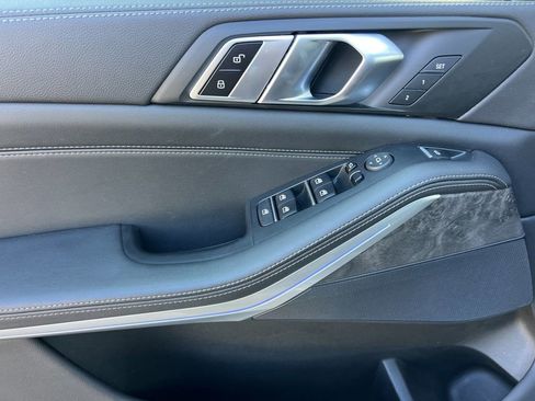 Used 2023 BMW X5 xDrive40i w/ Premium Package image 11