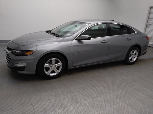 Used 2025 Chevrolet Malibu LS FWD image 2