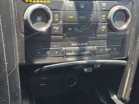 Used 2018 Ford Explorer FWD image 14