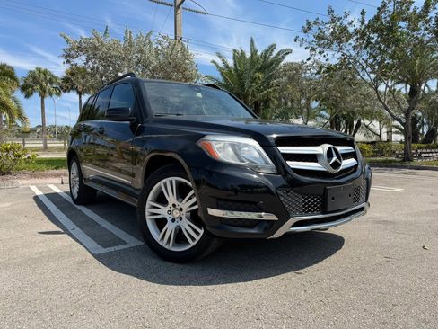 Used 2015 Mercedes-Benz GLK 350 4MATIC image 3
