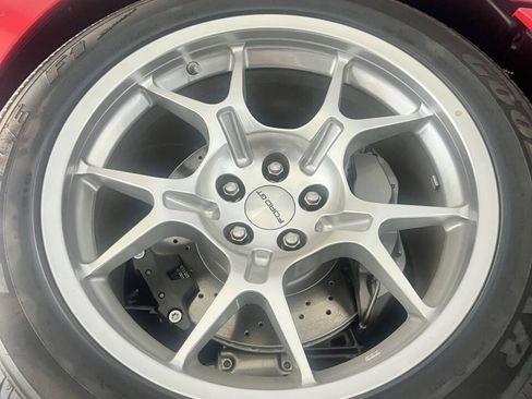 Used 2005 Ford GT RWD image 22
