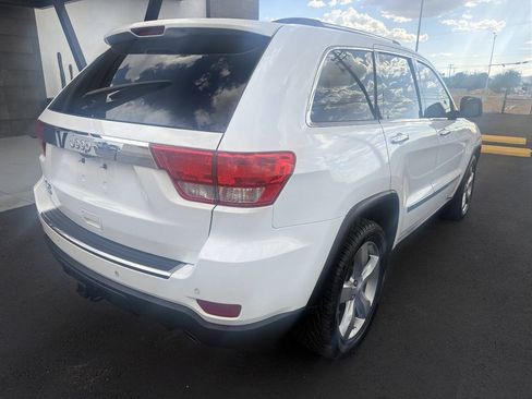 Used 2013 Jeep Grand Cherokee Overland AWD/4WD image 14
