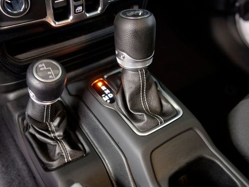 Used 2021 Jeep Wrangler Unlimited Sahara w/ Cold Weather Group image 26