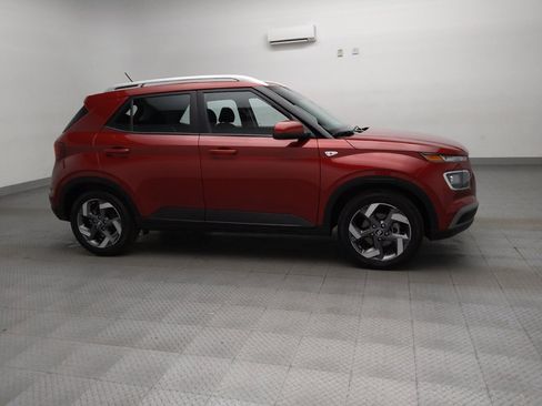 Used 2025 Hyundai Venue SEL FWD image 11