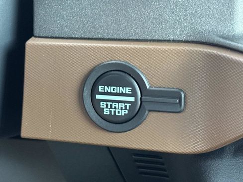 Used 2024 Ford Bronco Outer Banks AWD/4WD image 32