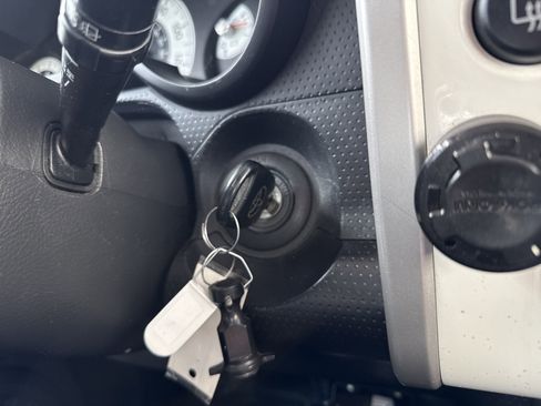 Used 2012 Toyota FJ Cruiser 4WD w/ Convenience Pkg image 31