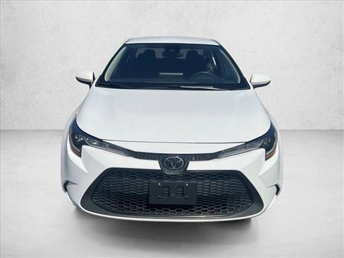 Certified 2022 Toyota Corolla LE image 2