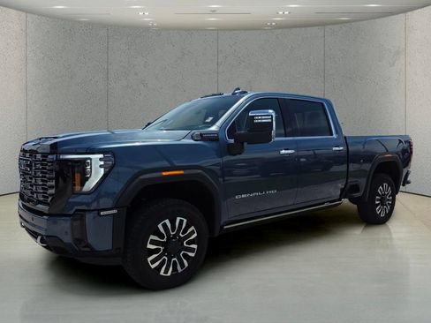 Used 2025 GMC Sierra 3500 Denali Ultimate AWD/4WD image 10