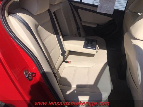 Used 2012 Volkswagen Jetta SE FWD image 20