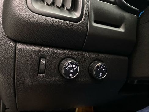 Used 2015 Chevrolet Colorado LT w/ Luxury Package AWD/4WD image 22