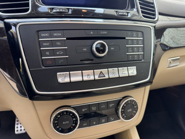 Used 2019 Mercedes-Benz GLE 400 4MATIC image 25