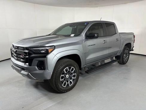 Used 2023 Chevrolet Colorado Z71 w/ Z71 Convenience Package 2 AWD/4WD image 4
