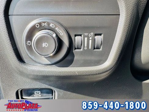 Used 2022 Jeep Grand Cherokee L Summit w/ Advanced Protech Group IV image 28