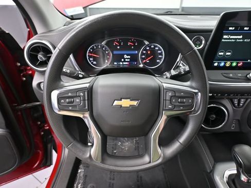 Used 2025 Chevrolet Blazer LT AWD/4WD image 23