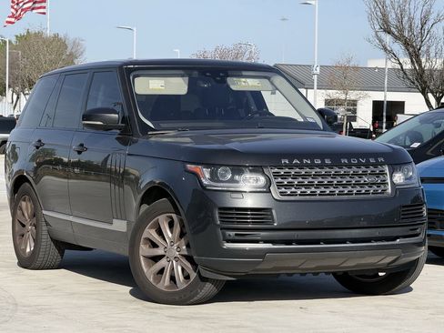 Used 2017 Land Rover Range Rover HSE image 2