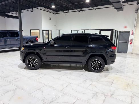 Used 2021 Jeep Grand Cherokee Trailhawk w/ Trailhawk Luxury Group AWD/4WD image 8