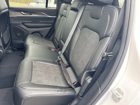 New 2026 Jeep Grand Cherokee Laredo image 16