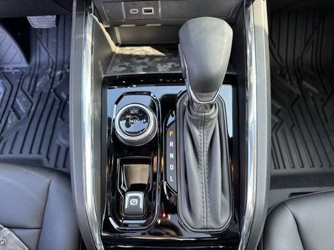 New 2026 GMC Canyon Elevation w/ Convenience Package image 15