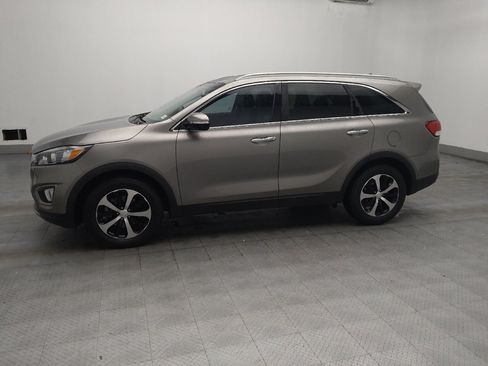 Used 2016 Kia Sorento EX FWD image 2