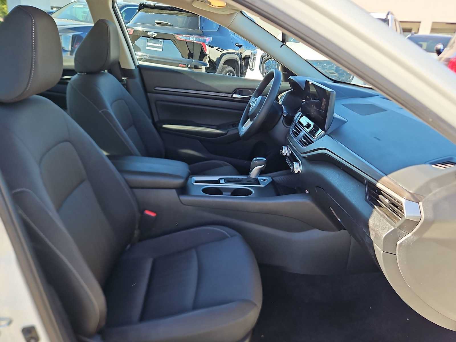 Used 2025 Nissan Altima 2.5 SV w/ SV Special Edition Package FWD image 17