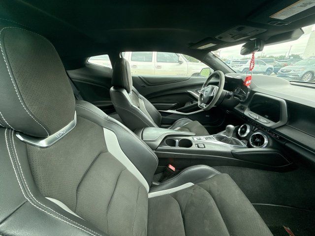 Used 2017 Chevrolet Camaro LT RWD image 11