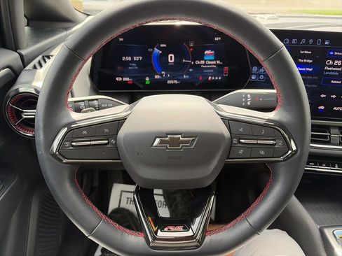 Used 2024 Chevrolet Equinox EV RS FWD image 24