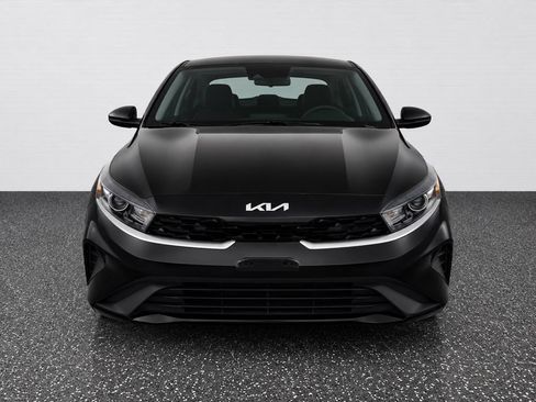 Used 2023 Kia Forte LXS FWD image 6