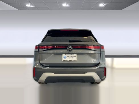 New 2026 Volkswagen Tiguan SE image 10