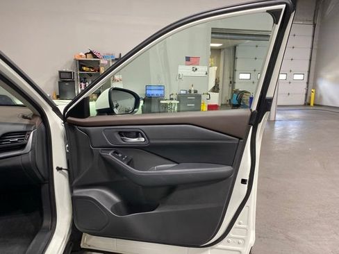 Certified 2023 Nissan Rogue SV w/ SV Premium B Package AWD/4WD image 28