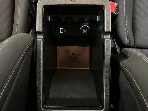 Used 2016 Jeep Cherokee Latitude FWD image 24