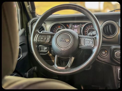 Used 2023 Jeep Wrangler Unlimited Sport AWD/4WD image 21