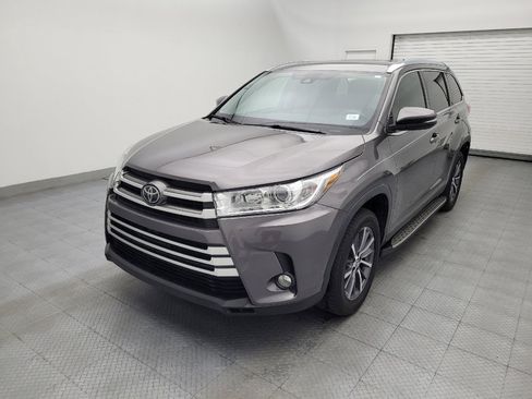 Used 2019 Toyota Highlander XLE FWD image 14
