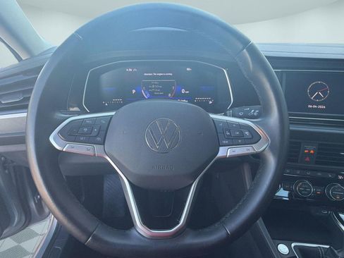 Certified 2024 Volkswagen Jetta SE FWD image 15