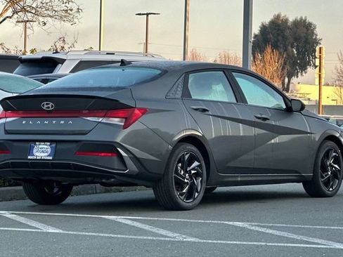 New 2026 Hyundai Elantra Sport FWD image 4