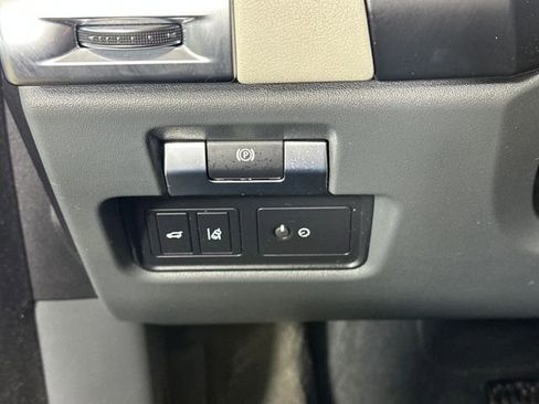 Used 2020 Jaguar E-PACE SE image 19