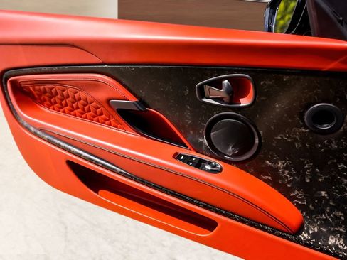 Used 2019 Aston Martin DBS Superleggera RWD image 22