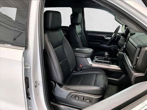 Used 2022 Chevrolet Silverado 1500 LTZ RWD image 9